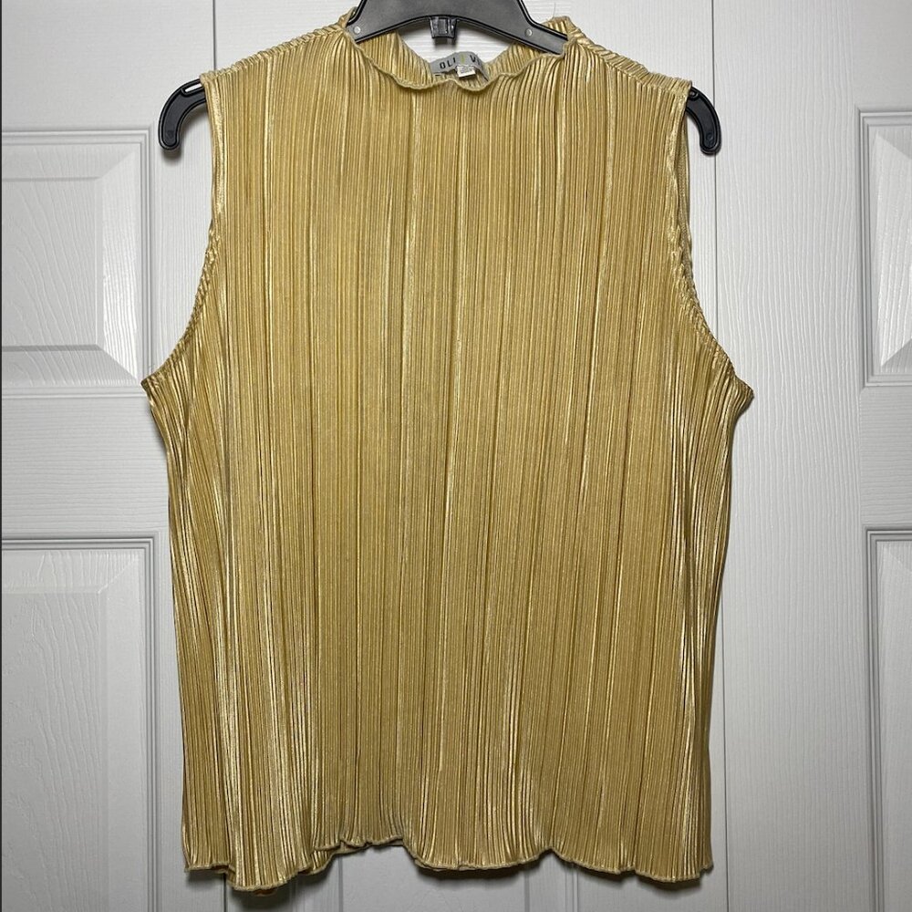 Pleated Sleeveless Top